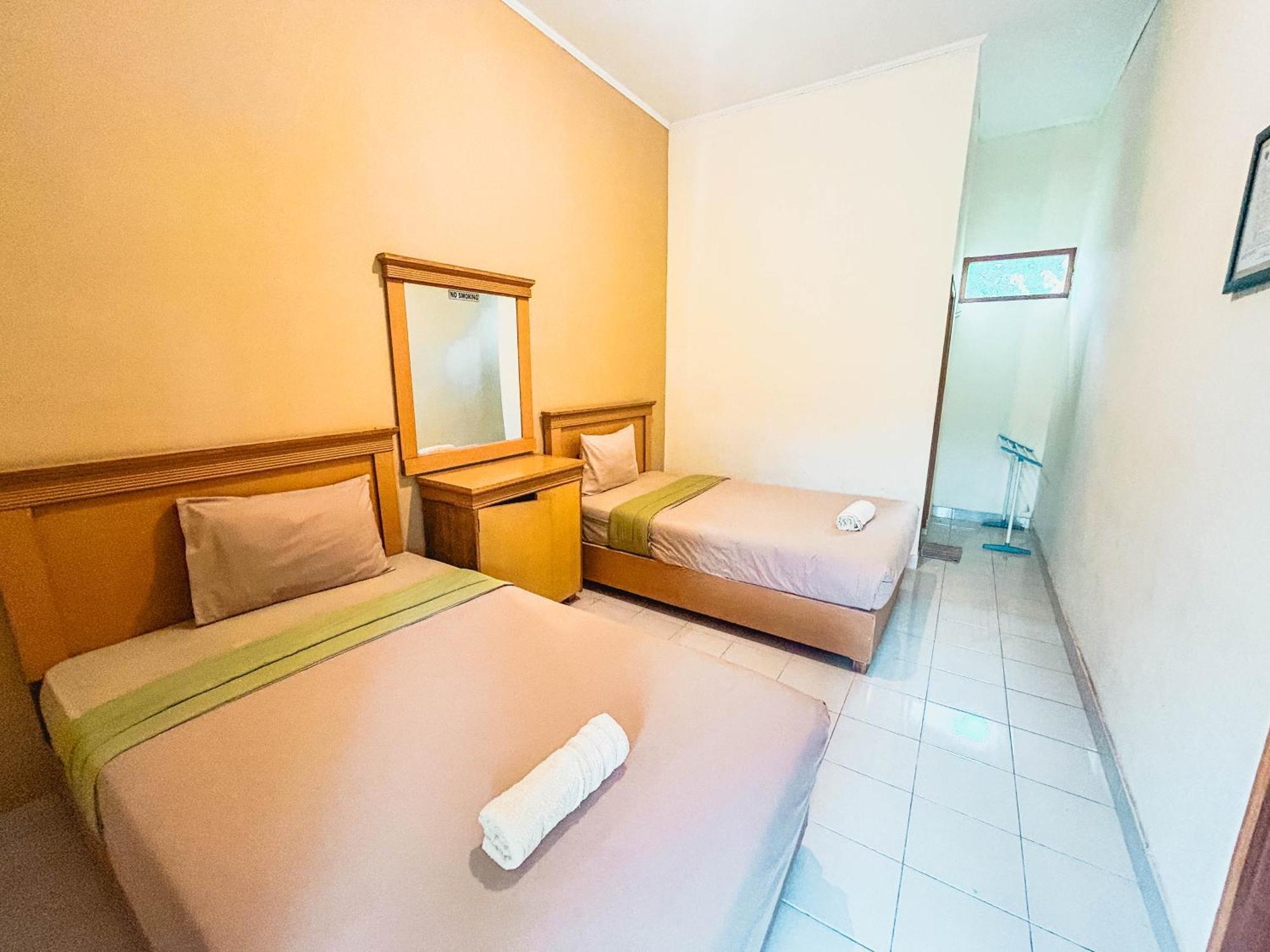 Lembah Rinjani Villa & Resto Syariah By Ecommerceloka Sembalunlawang Exterior photo