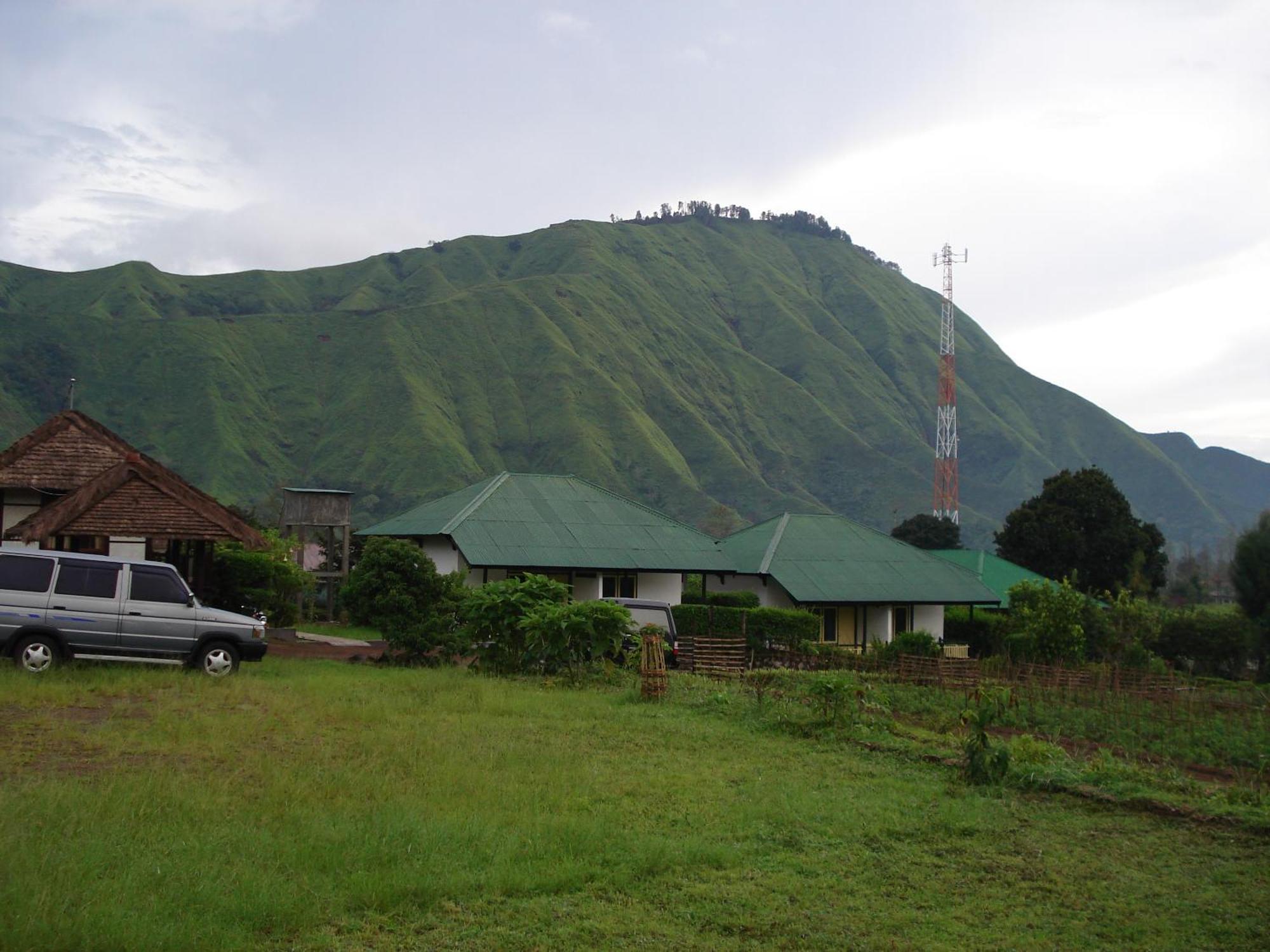 Lembah Rinjani Villa & Resto Syariah By Ecommerceloka Sembalunlawang Exterior photo